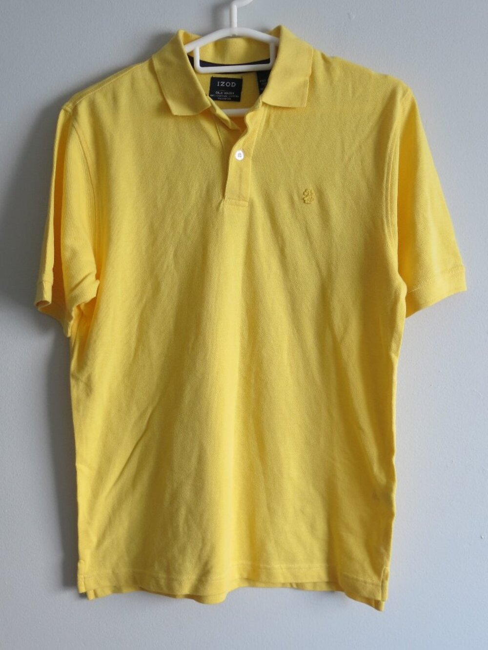 IZOD Silk Wash Short Sleeve Yellow Classic Pique Golf Polo Shirt - Size Small